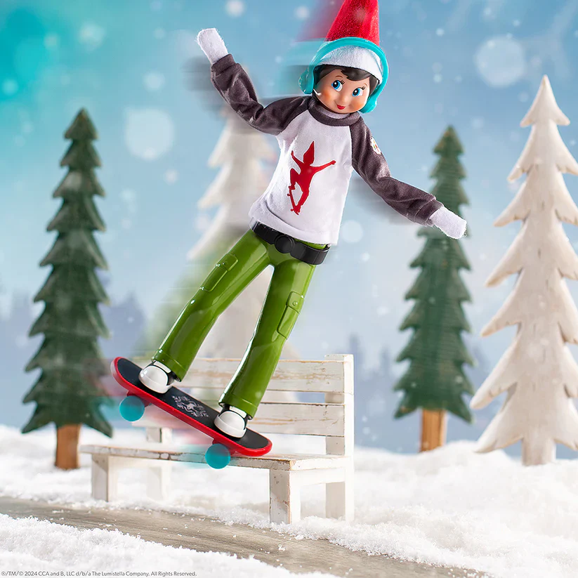 Elf on the Shelf MagiFreez - Holly Jolly Ollie Skateboarder - Image 3
