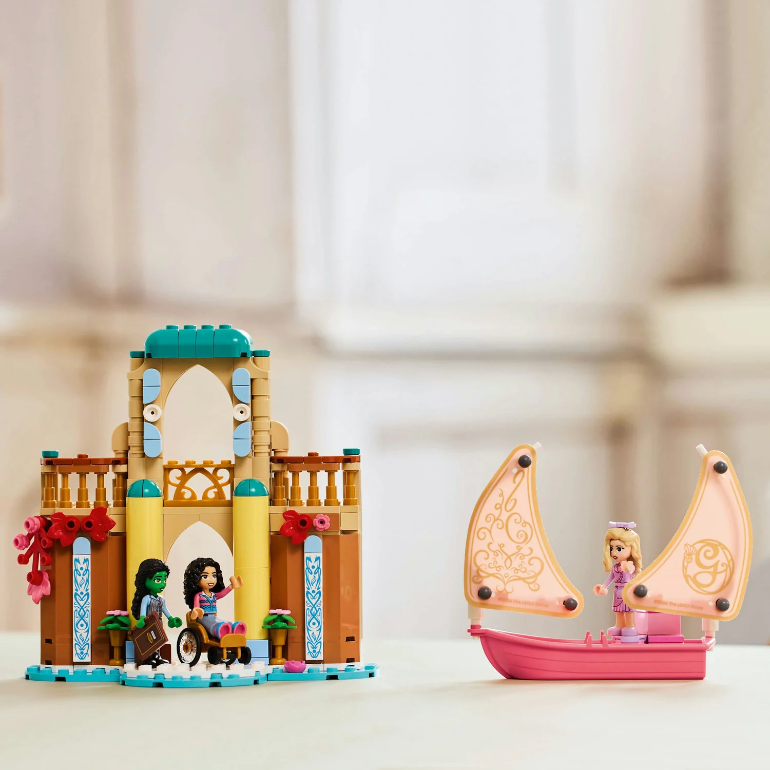 Lego Wicked - Glinda, Elphaba & Nessarose at Shiz University - Image 5