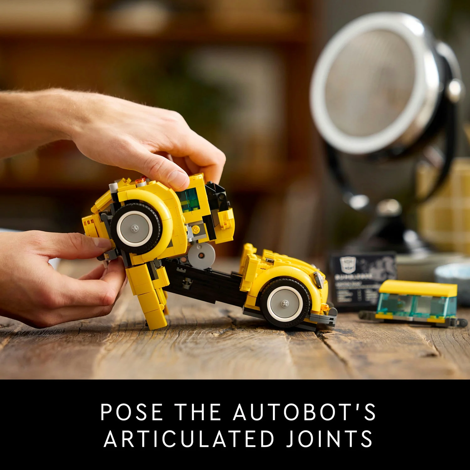 Lego Icons: Transformers Bumblebee - Image 8