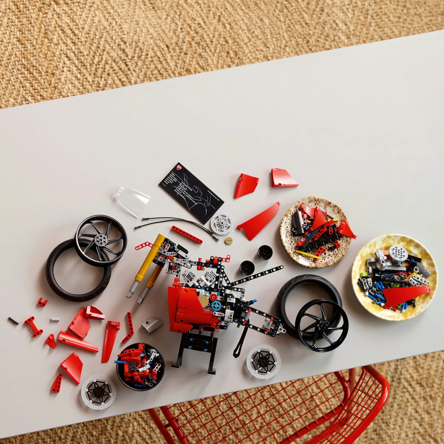 Lego Technic - Ducati Panigale V4 S Motorcycle - Image 8