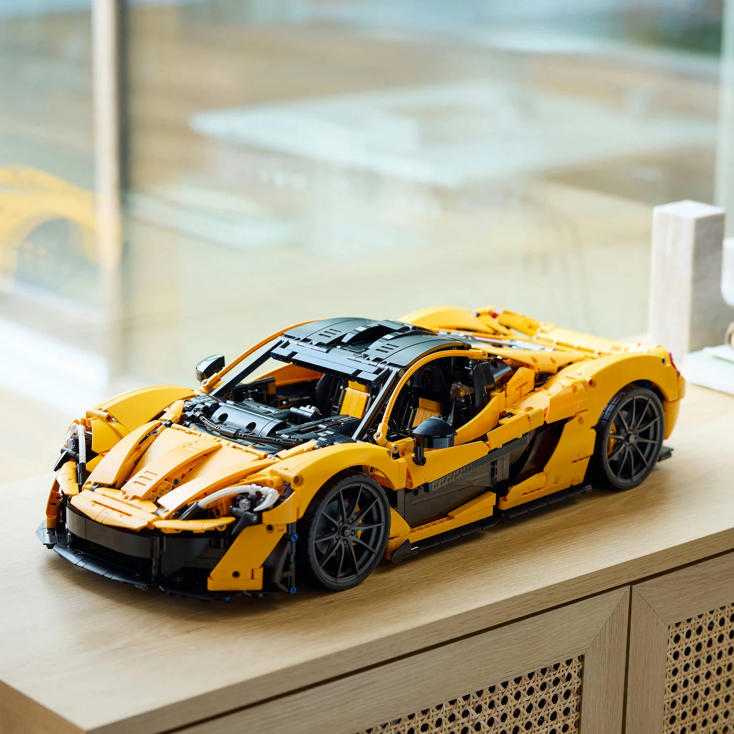 Lego Technic: McLaren P1™ - Image 7
